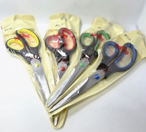 TIJERAS PLASTICO 9 ¾